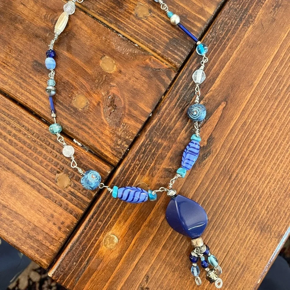 Wire and bead handmade Necklace👗
